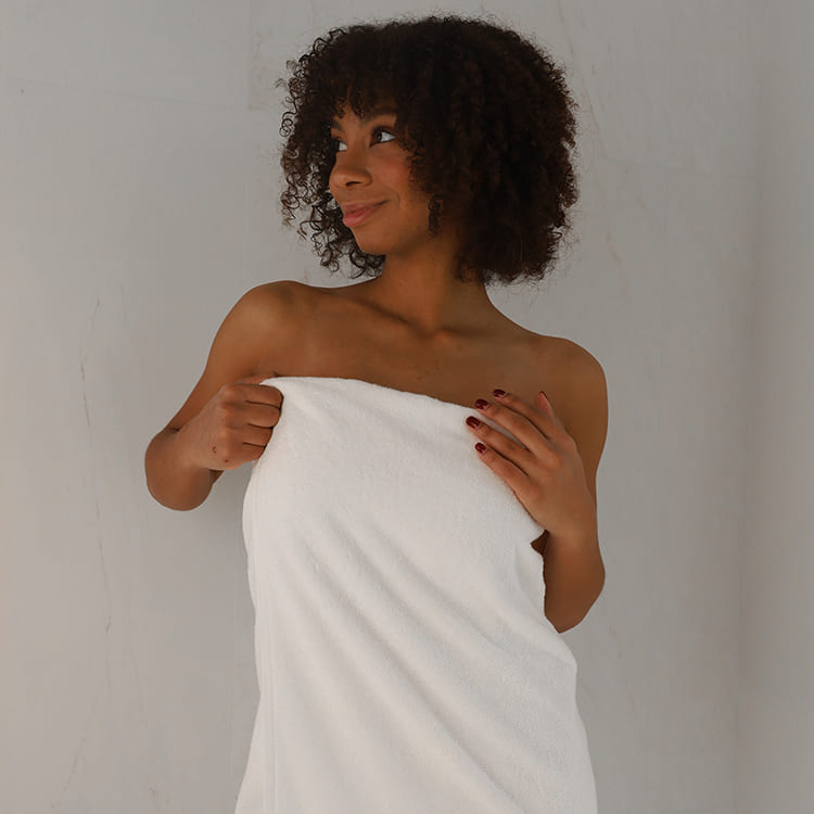 Набір турецьких рушників білого кольору (4 шт.): 100/150 + 70/140 + 50/90 + 50/70 килимок для ніг